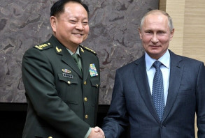 Си Цзиньпиннің қытай әскери басшылығын “тазалауы” нені білдіреді?